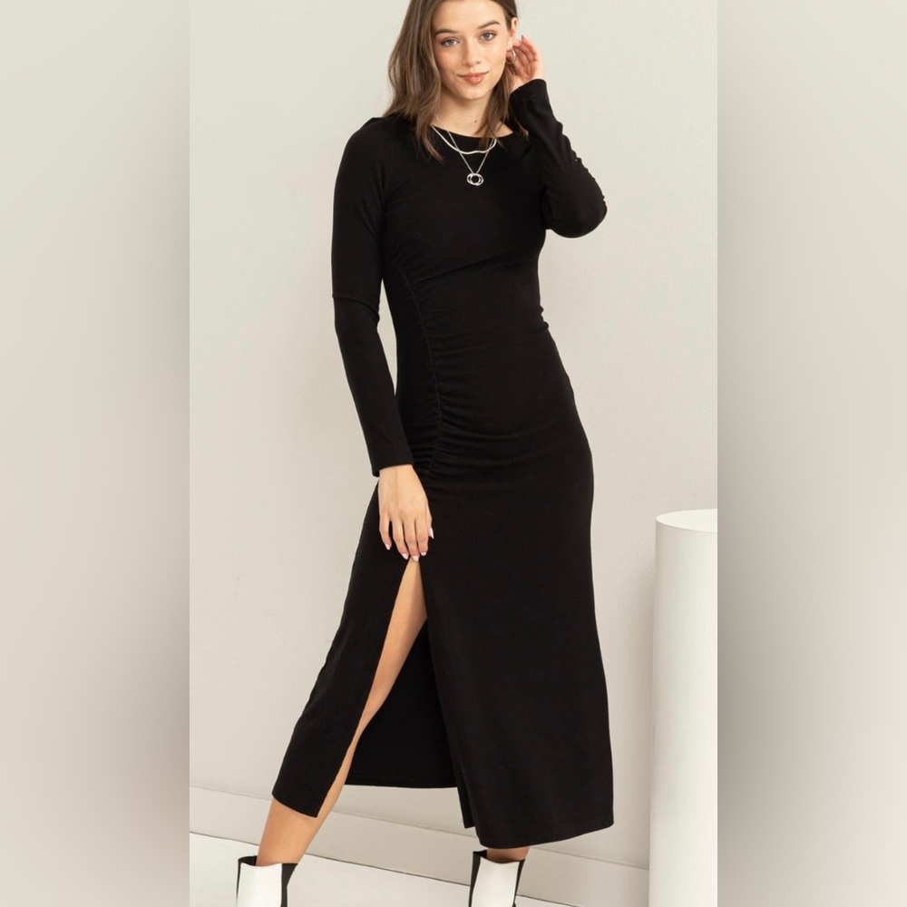 Acasey SIZE MEDIUM Black Side Ruching Premium Knit Midi Dress